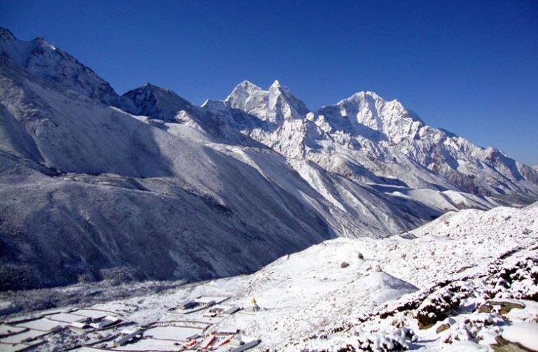 Camping trek to Mount Everest base camp Nepal & stay at tent in Everest