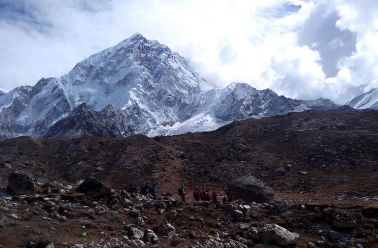 How many tourists visit Mount Everest each year