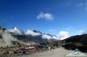 Tips and advice for Everest base camp trek in July; it is possible to go for trekking in July to Everest base camp via Gokyo Lakes