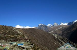 Hiking from Machhermo to Gokyo to discover Gokyo Lakes, Gokyo Ri, Ngozumpa glacier and more