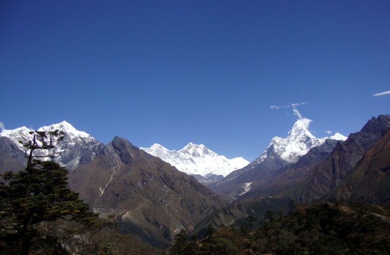 Day to day photography on the way to Mount Everest base camp trek route